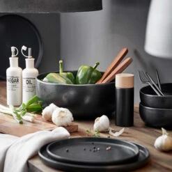 Essigflasche 240ml KARLTON BROS. In Weiß -Küchenwelt Verkauf butlers essigflasche 240ml karlton bros in weiss 2