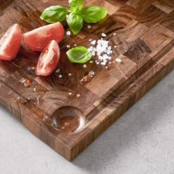 Schneidebrett Mit Saftrille Und Intarsien L 50 X B 27cm ACACIA In Braun -Küchenwelt Verkauf butlers schneidebrett mit saftrille und intarsien l 50 x b 27cm acacia in braun 9